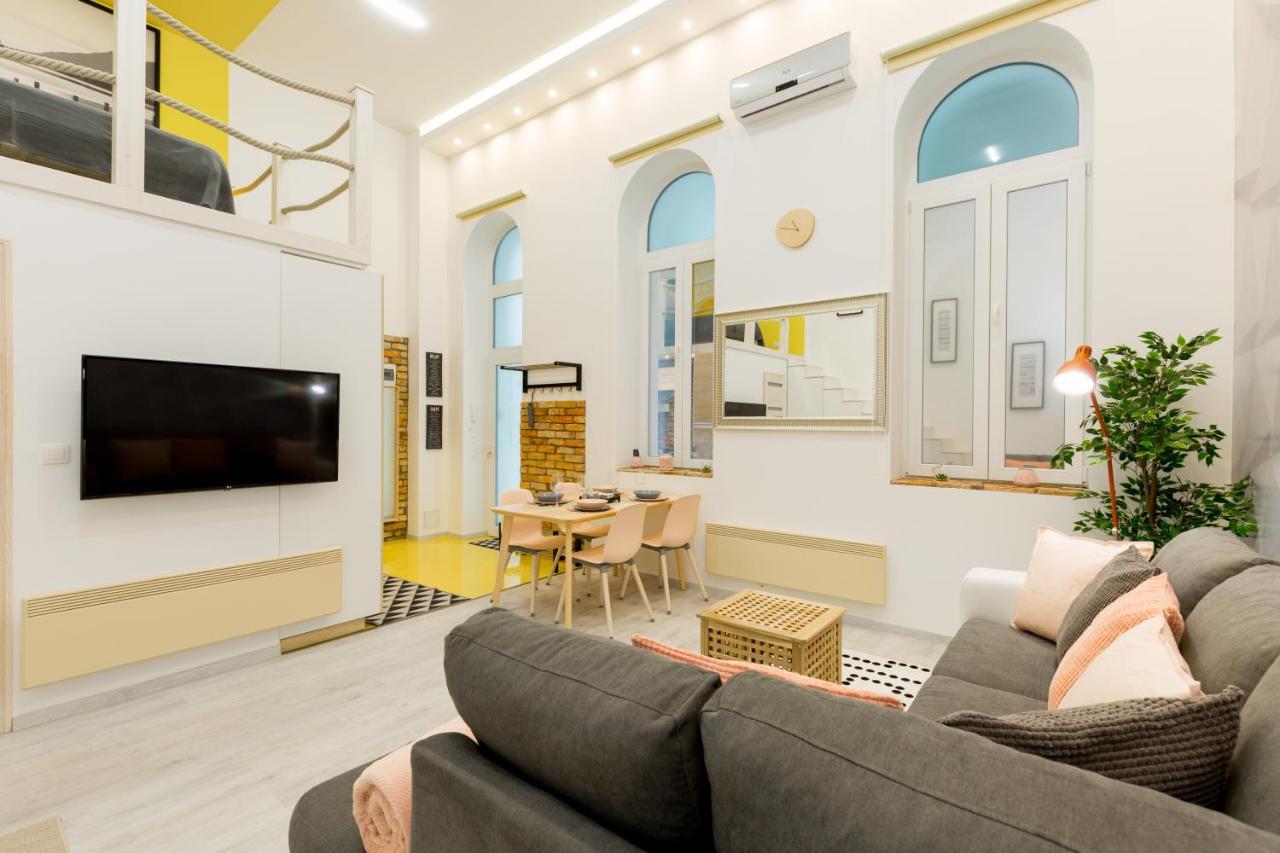 Pastel Paradise With A Ray Of Sunshine — Photos 2